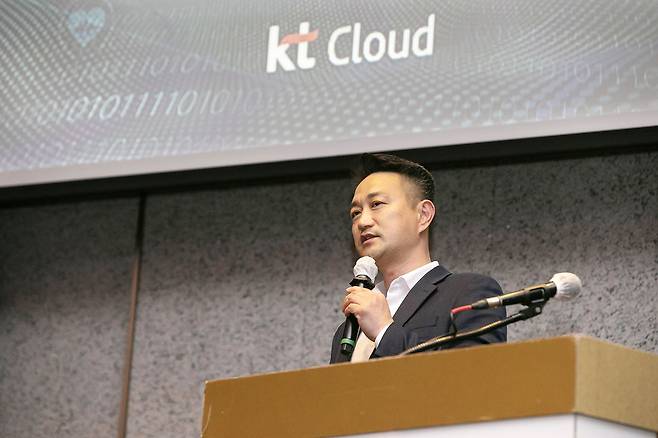 김주성 KT클라우드 상무가 지난 4월 11일 KT와 KT클라우드 주최로 서울 서초구 양재동 엘타워에서 열린 '수도권 공공분야 클라우드 전환 세미나'에서 발언하고 있다. /KT