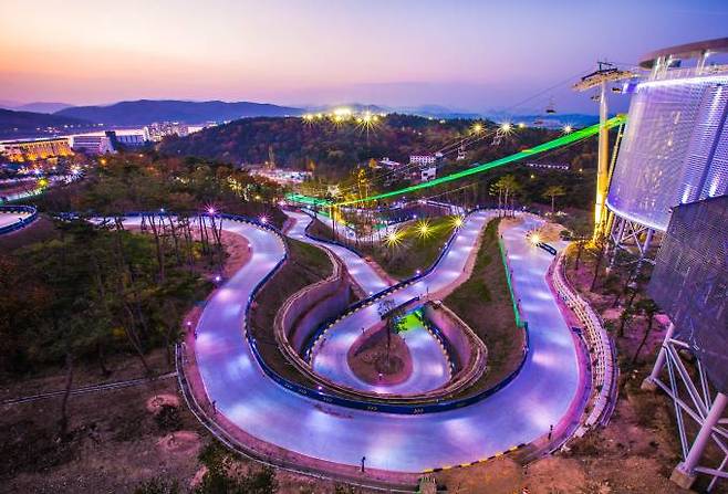 경주 루지월드 야경. (경주엑스포대공원 제공) 2022.05.13