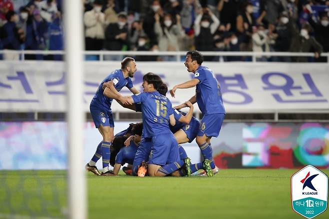 성남FC를 상대로 득점 후 기뻐하는 수원 삼성.(한국프로축구연맹 제공) © 뉴스1