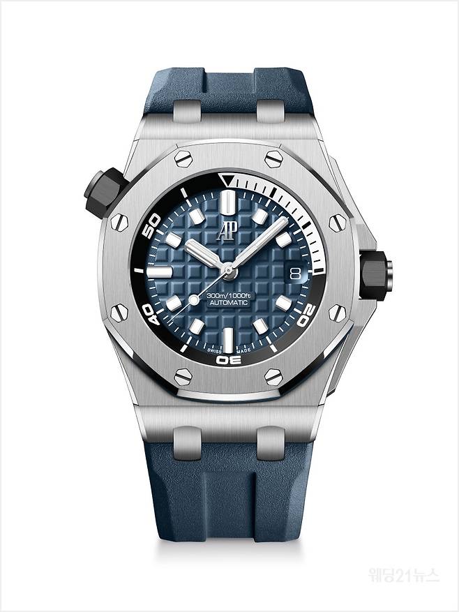 사진 : 오데마 피게, 로열 오크 오프쇼어 다이버(Royal Oak Offshore Diver) (사진제공 : 오데마 피게)