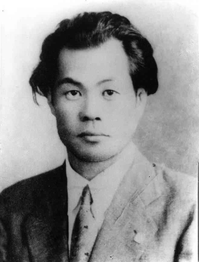 정순철은 천도교 2대 교주 최시형의 외손자였다. 1922년 일본 동경음악학교에 유학하면서 방정환과 색동회를 만들었고, 동요운동에 뛰어들었다.  1929년 윤석중 작시에 곡을 붙인 '우리 애기 행진곡'(짝짜꿍)은 경성방송국 라디오 전파를 타면서 유행곡으로 떠올랐다./미디어 창비