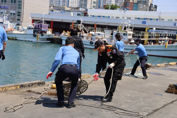 한국해양구조협회 울산지부 수중 정화 활동