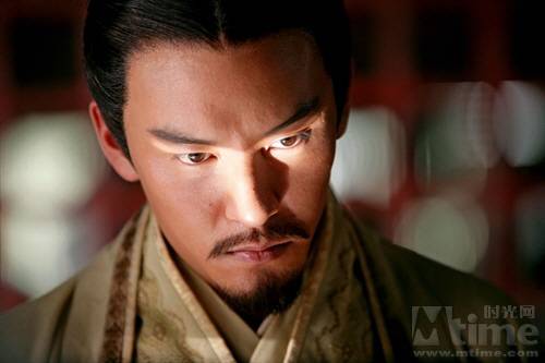 영화 ‘적변대전’에서 손권 역으로 출연해, 실제 손권은 저런 모습이었을 것이라는 느낌을 선사한 장첸.