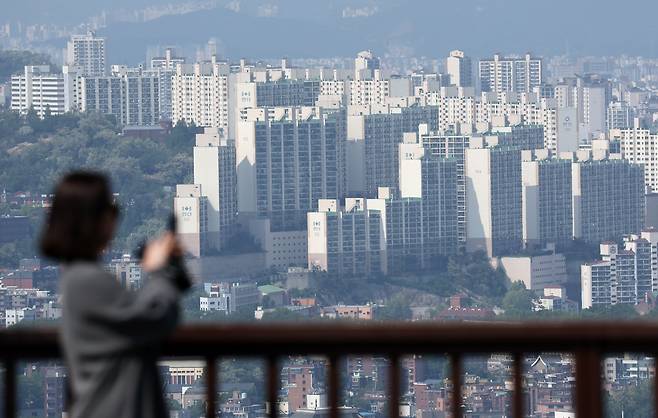 5월 12일 서울 중구 남산에서 바라본 서울시내 아파트/연합뉴스 제공