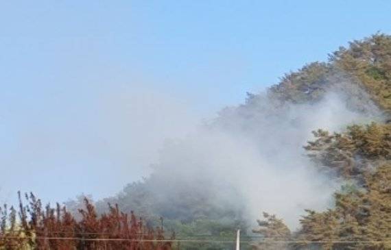 15일 오후 5시 36분경 강원도 홍천군 두촌면 철정리 산 37-1에서 산불이 발생, 1시간 5분만에 진화완료했다고 밝혔다. 사진=산림청 제공