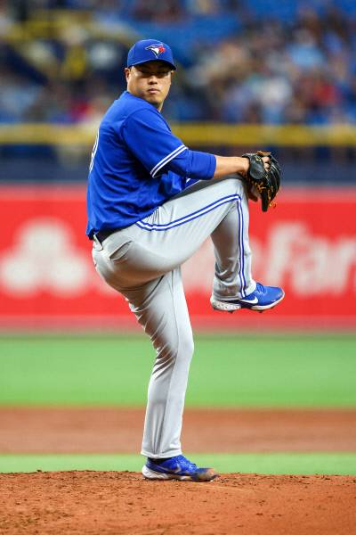 토론토 류현진이 15일 미국 플로리다주 세인트피터즈버그 트로피카나 필드에서 열린 메이저리그 탬파베이 원정경기에서 힘차게 투구하고 있다. 세인트피터즈버그 | USA투데이연합뉴스