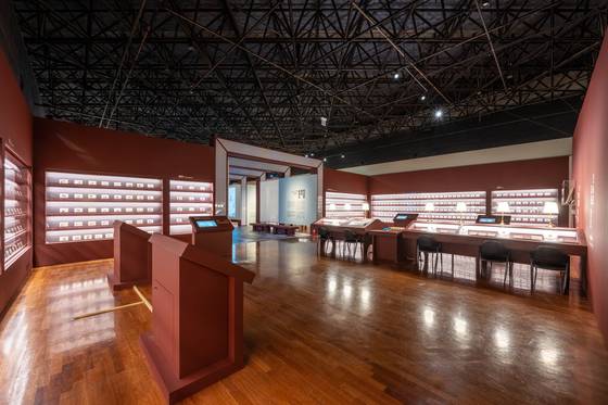 The National Folk Museum of Korea in central Seoul kicked off a special exhibit "Folklore is our lives" on April 27, displaying an array of Korea's folklore items. The exhibit runs until July 5. [NATIONAL FOLK MUSEUM OF KOREA]