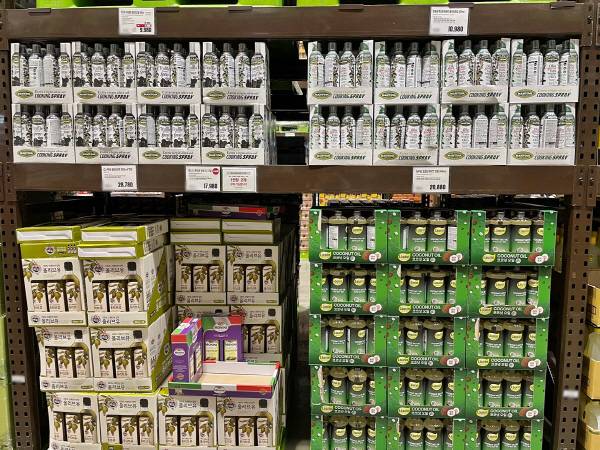 15일 서울의 한 창고형 할인마트 식용유 매대. [안채린 인턴기자]