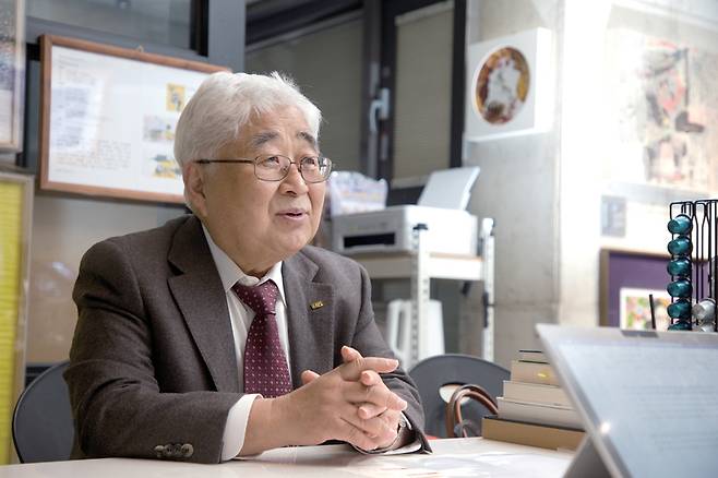 5월6일 서울 마포의 한 커피랩에서 만난 정정호 중앙대 영어영문학과 명예교수 ⓒ시사저널 이종현