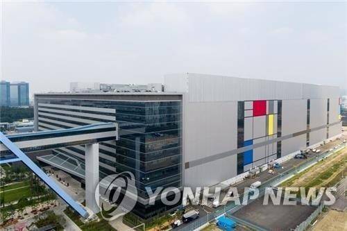 삼성전자 파운드리 생산라인 [삼성전자 제공]