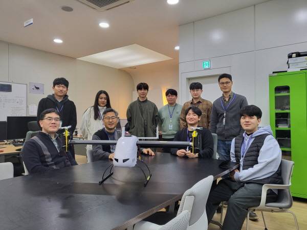 항우연 건물 안에 있는&nbsp;나르마 회사 연구개발진. 사진=나르마