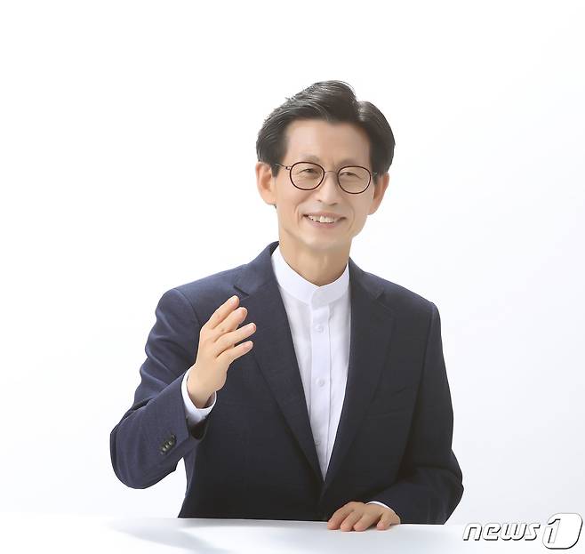 (고창=뉴스1) 박제철 기자 = 무소속으로 재선에 도전하는 유기상 전북 고창군수 후보(65)가 영유아, 아동, 청소년, 학부모를 위한 맞춤형 공약을 발표했다. (유기상 후보 캠프 제공) © 뉴스1