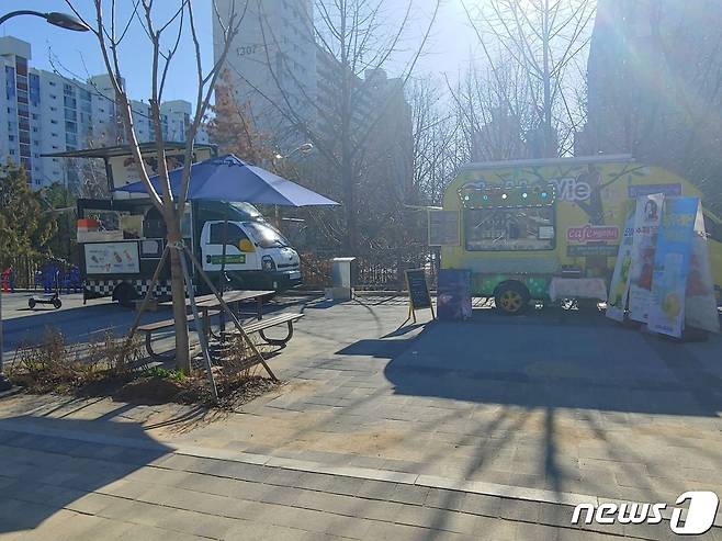 안양천 어린이 물놀이장 일대 푸드트럭 존.(광명시 제공)© 뉴스1