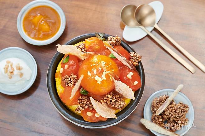 사진 : 파크하얏트서울_더 라운지_2022 빙수셀렉션_홍시빙수 (사진제공 :&nbsp;파크하얏트서울)