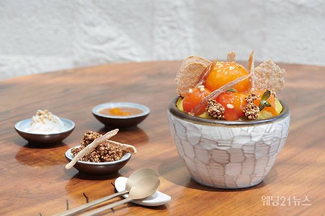 사진 : 파크하얏트서울_더 라운지_2022 빙수셀렉션_홍시 빙수 (사진제공 :&nbsp;파크하얏트서울)