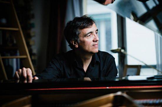 이번 공연에 함께하는 프랑스의 거장 피아니스트 에릭 르 사주. 사진제공 = 성남문화재단