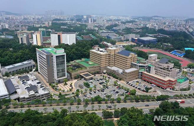 [청주=뉴시스] 충북대학교병원 전경. 2022.01.20. photo@newsis.com *재판매 및 DB 금지