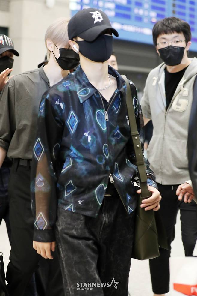 '엔하이픈 제이 '시크한 입국[★포토]