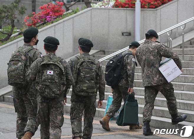 군 장병. 2022.4.25/뉴스1 © News1 신웅수 기자