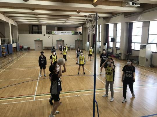 대전성모여고는 대전시교육청의 너두나두 공동교육과정 등 다양한 외부 프로그램을 통해 학생의 전인적 성장을 도모하고 있다. 사진은 학생들이 진로 체험 프로젝트형 강좌를 통해 스포츠 활동을 하는 모습. 사진=대전시교육청 제공