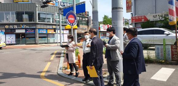 보행자 교통사고 감소 위한 현장 점검 모습 ⓒ당진시