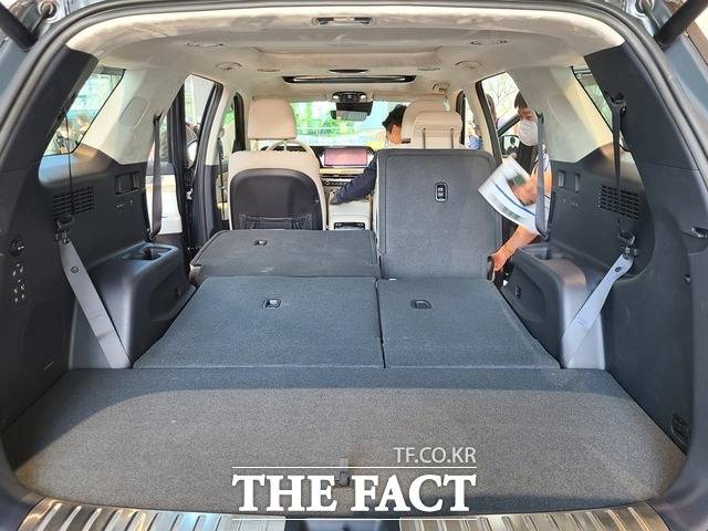 더 뉴 팰리세이드의 실내 디자인은 하이테크 감성을 강화하면서 사용자 편의성 증대에 중점을 뒀다. 더 뉴 팰리세이드의 2, 3열 폴딩 시 모습. /정문경 기자