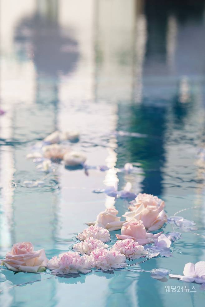 사진 : 노보텔 앰배서더 서울 동대문 웨딩 쇼케이스, 새롭게 단장한 '그랜드볼룸&nbsp;라온 & 루프톱 가든' 이색적인 웨딩