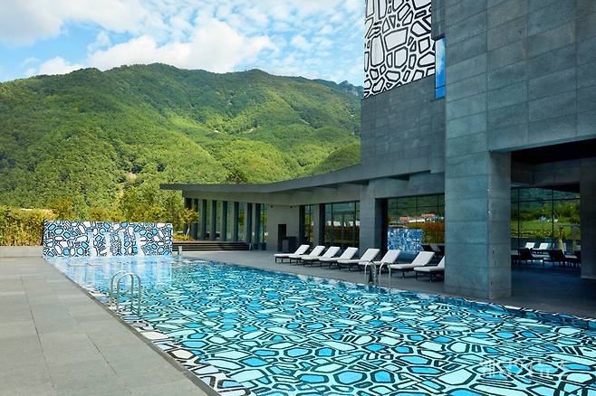 사진 : 파크로쉬 리조트 앤 웰니스, 아웃도어스파