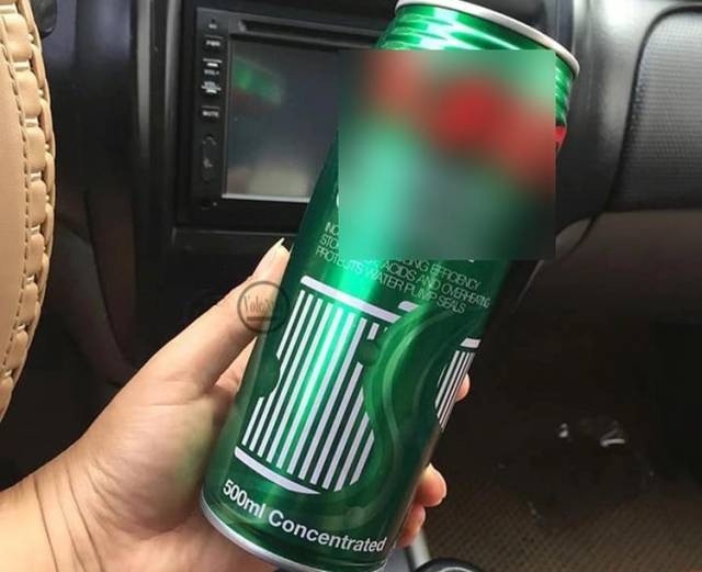 베트남의 한 부부가 맥주라고 오인해 마신 차량 엔진 냉각수 캔. VN익스프레스 사이트 캡처, 연합뉴스