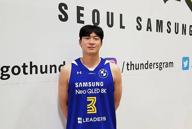 남자프로농구 서울 삼성이 전주 KCC에서 자유계약선수(FA) 자격을 얻은 가드 이정현(35)과 계약했다고 19일 발표했다. 사진은 삼성 유니폼을 입은 이정현. 2022.5.19 서울 삼성 제공