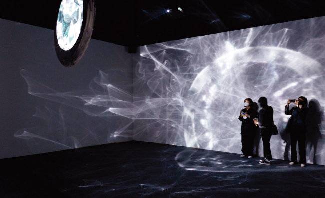 특별전과 개성 넘치는 부스로 호평받은 아트부산 현장.