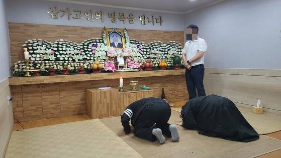 20일 오전 울산중앙병원에 전날 에쓰오일 폭발과 화재로 숨진 직원 김모(39)씨의 빈소가 마련됐다. 울산=백경서 기자