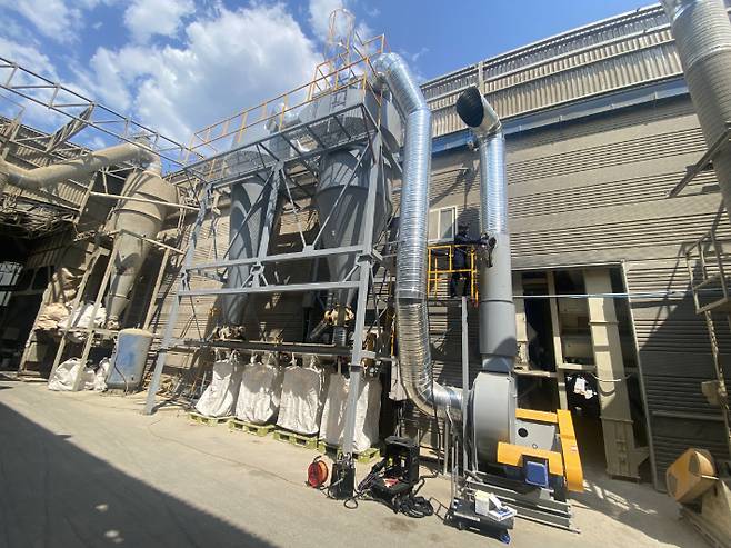 안강 두류공단의 한 폐기물 처리업체 모습. 경주시 제공