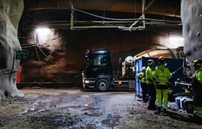 핀란드 에우라요키에는 세계 최초의 사용후핵연료 심지층처분 시설인 ‘온칼로’가 건설되고 있다. 온칼로에 저장된 사용후핵연료는 지하 500m에서 10만 년 동안 외부와 격리된다. 포시바(Posiva)사 제공