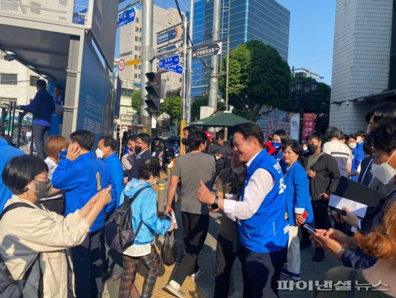 최대호 더불어민주당 안양시장 후보-김동연 경기도지사 후보 21일 합동유세. 사진제공=최대호 후보 캠프