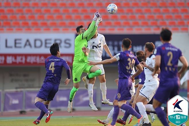 안양-이랜드 경기 모습 [한국프로축구연맹 제공. 재판매 및 DB 금지]