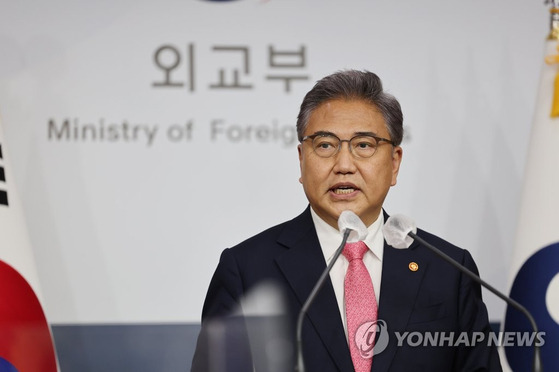 박진 외교부 장관이 오늘(23일) 서울 외교부 청사에서 주말 새 열린 한미 정상회담의 결과에 대해 브리핑 중이다. 〈사진=연합뉴스〉