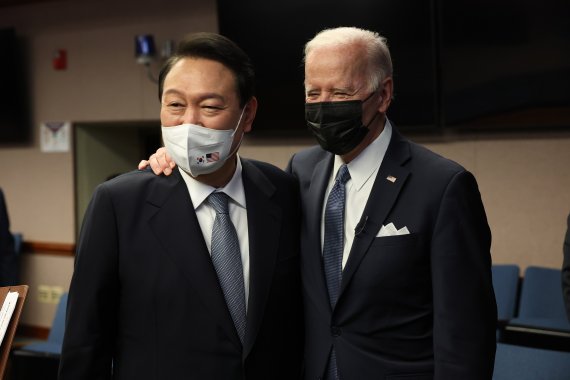윤석열 대통령(왼쪽)과 조 바이든 미국 대통령. (대통령실사진기자단).뉴스1