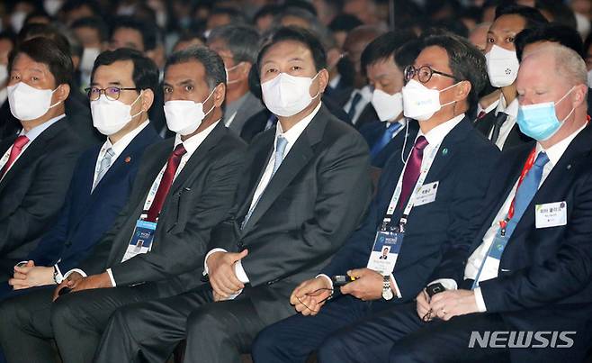 [대구=뉴시스] 홍효식 기자 = 윤석열 대통령이 24일 대구 북구 엑스코에서 열린 세계가스총회 개회식에 참석해 자리하고 있다. 2022.05.24. yesphoto@newsis.com