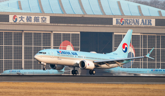 대한항공 737-8. <대한항공 제공>