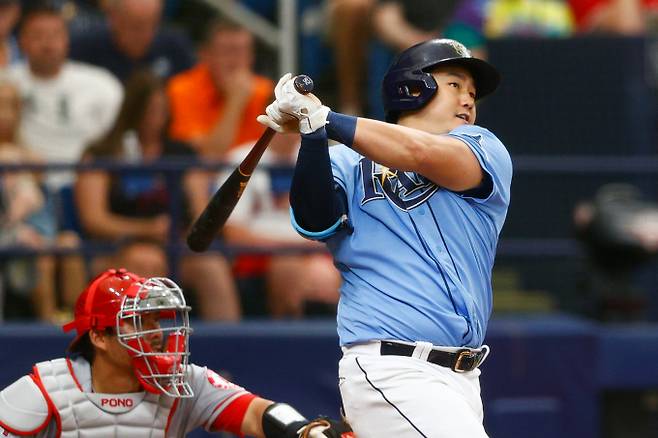 최지만이 25일(한국시각) 3호 홈런을 기록했다. 사진은 지난 시즌 타격하는 최지만. /사진=로이터