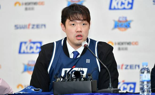 전주 KCC 유니폼을 입은 이승현. KBL 제공