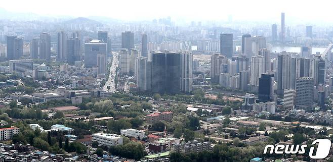 고층 아파트가 들어선 서울 용산 일대 모습. © News1 구윤성 기자