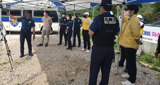 24일 광주 광산경찰서는 군과 함께 광주공항 대테러 훈련을 실시하고 있다. 사진=광주 광산경찰서 제공.