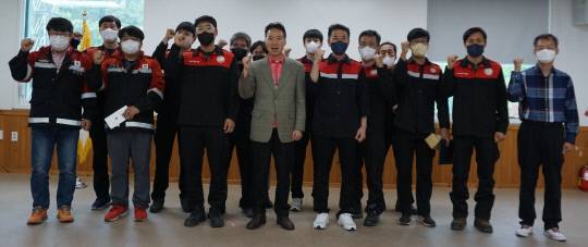 중부지방산림청 김기현 청장은 산불예방 및 대응을 위하여 산불대책본부를 운영한 국유림관리소를 방문해 노고를 격려했다. 사진=중부지방산림청 제공