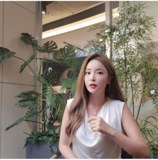 홍진영이 오랜만에 팬들에게 인사를 하며 근황을 공개했다. /사진=홍진영 인스타그램