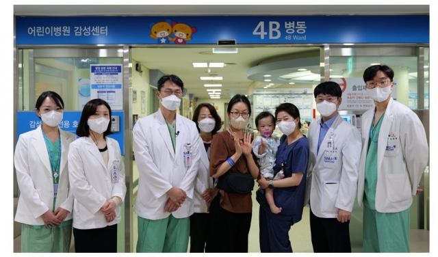서울대어린이병원 의료진과 권순후군, 보호자가 함께 자리했다.