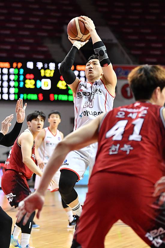 KBL 원 클럽맨 정영삼(38)이 2021-22시즌을 끝으로 코트를 떠난다. 사진=KBL 제공