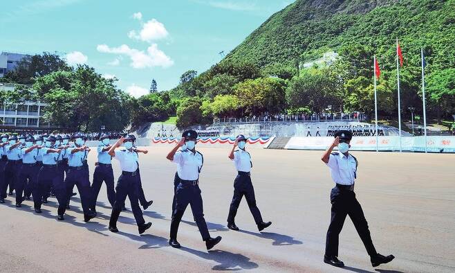 중국식 제식 훈련 받는 홍콩 경찰학교 학생들 [글로벌타임스 캡처. 재판매 및 DB 금지]