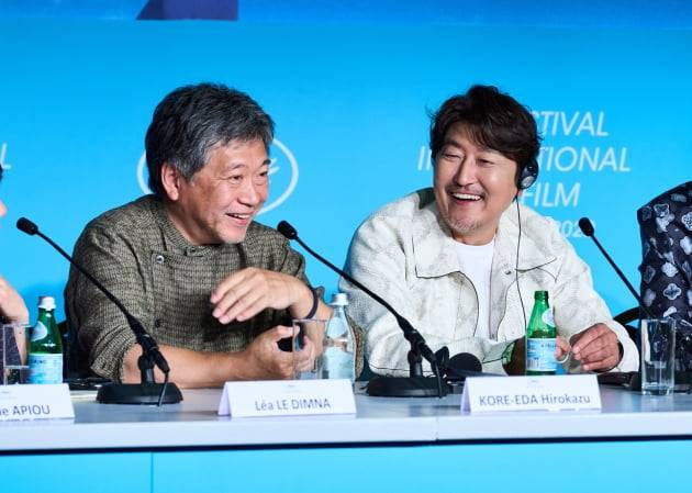 고레에다 히로카즈 감독, 송강호 /사진제공=CJ ENM